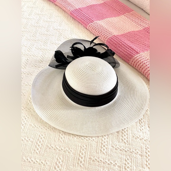 NWOT Round Crown Dress Hat with Frills